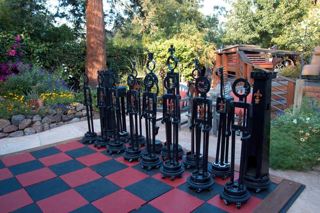 Marvin Avenue Chess Club: sculpture by Hardy Jones